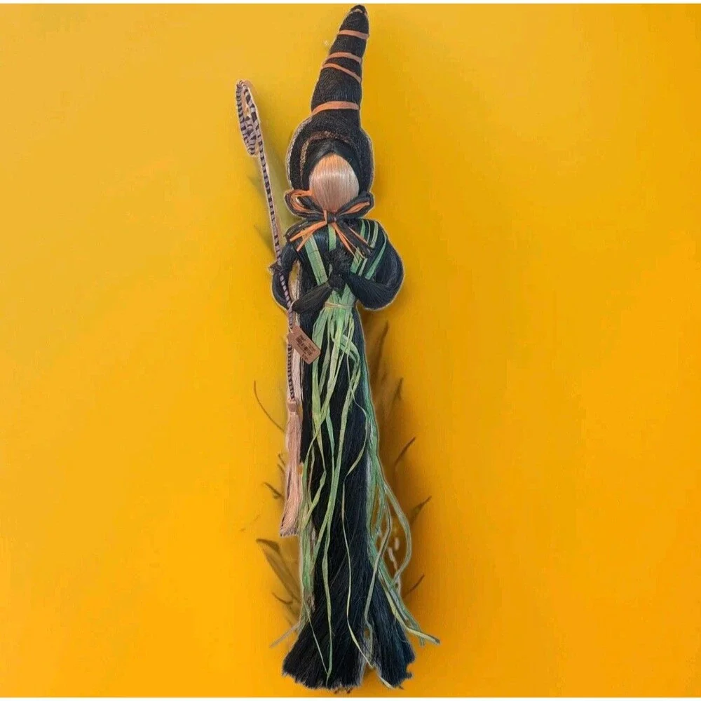 Straw Witch Hanging Figure Wall Decor Halloween Black Green Tan 29